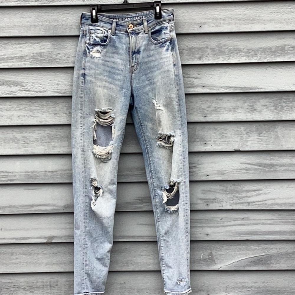 American Eagle Distressed Mom Jeans Size 0 Long